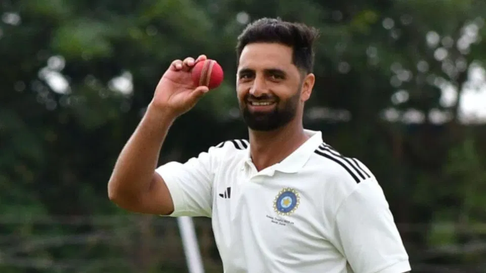 जम्मू-कश्मीर के स्टार आक़िब नबी भारत की चयन सूची से क्यों हैं दूर? आंकड़ों ने खोली सच्चाई